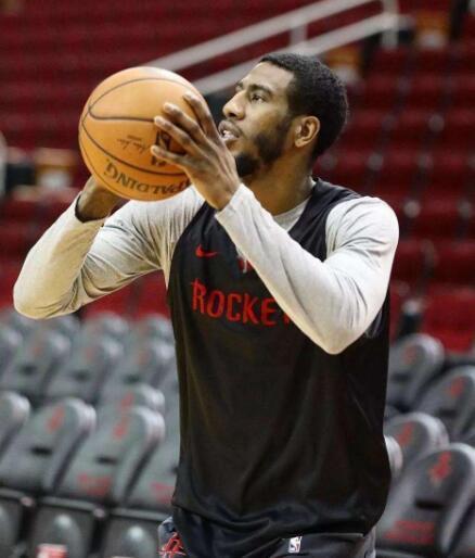 发展联盟新星狂砍42分，雄鹿是否会加码给予双向合同内线更多表现机会？