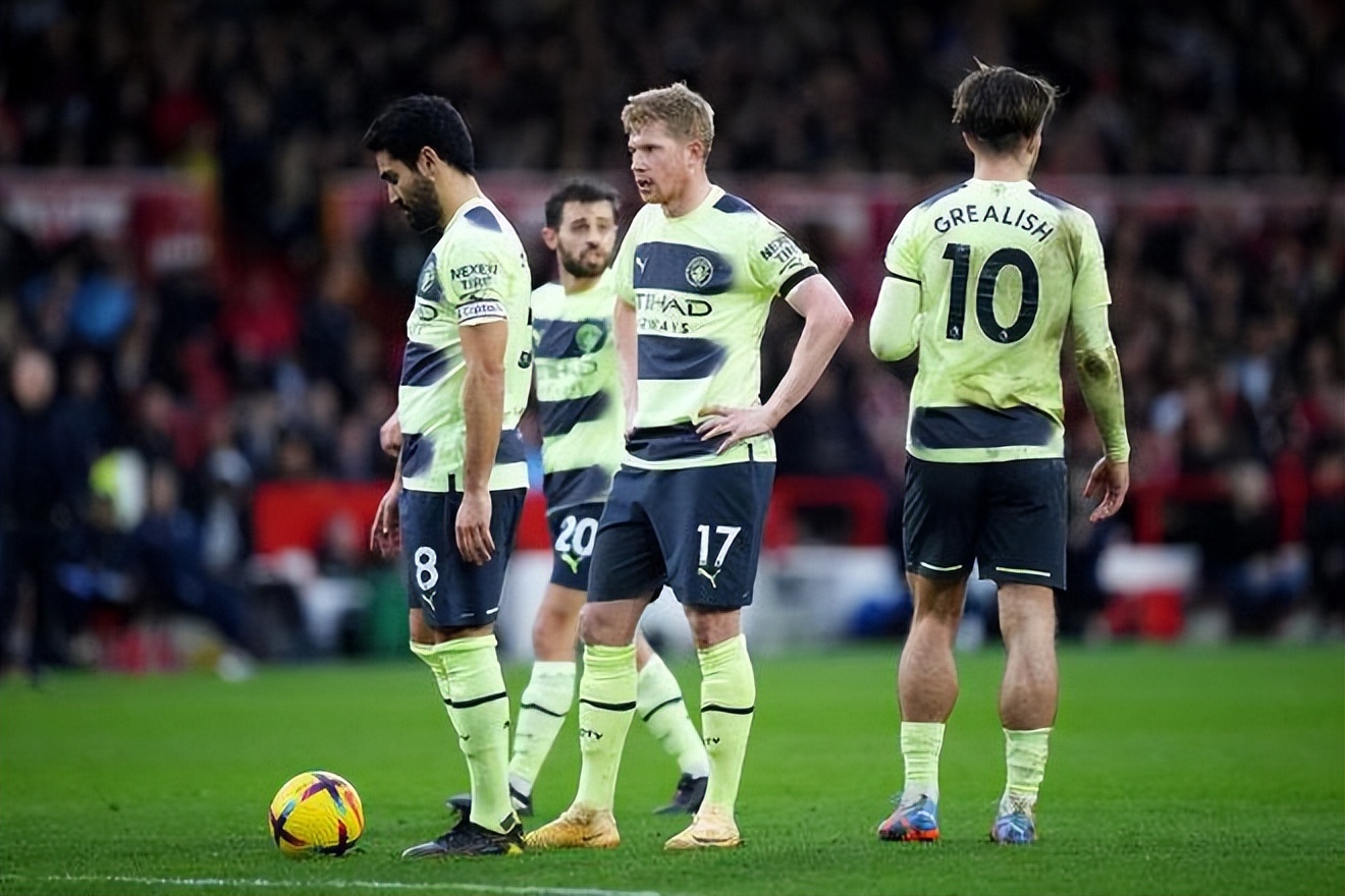 见缝插针！东契奇灵巧背运穿越2人防守 直捣黄龙拉杆打中