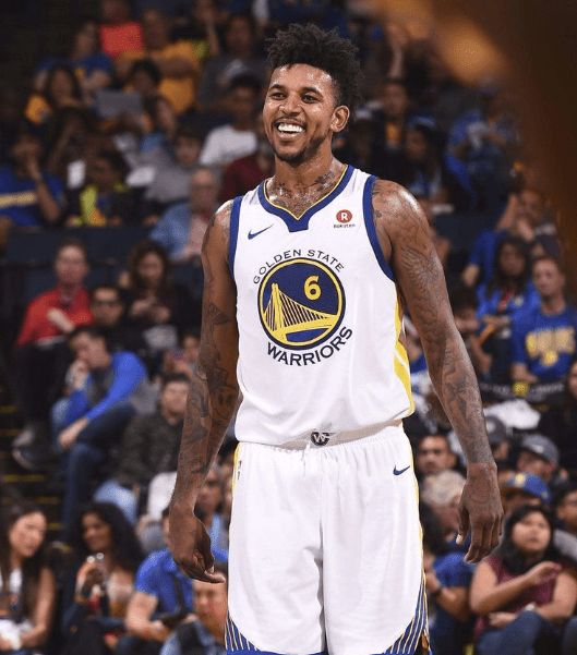 巴里·邦兹在 2001 年单季击出 73 支全垒打，刷新了大联盟单季本垒打的历史天花板