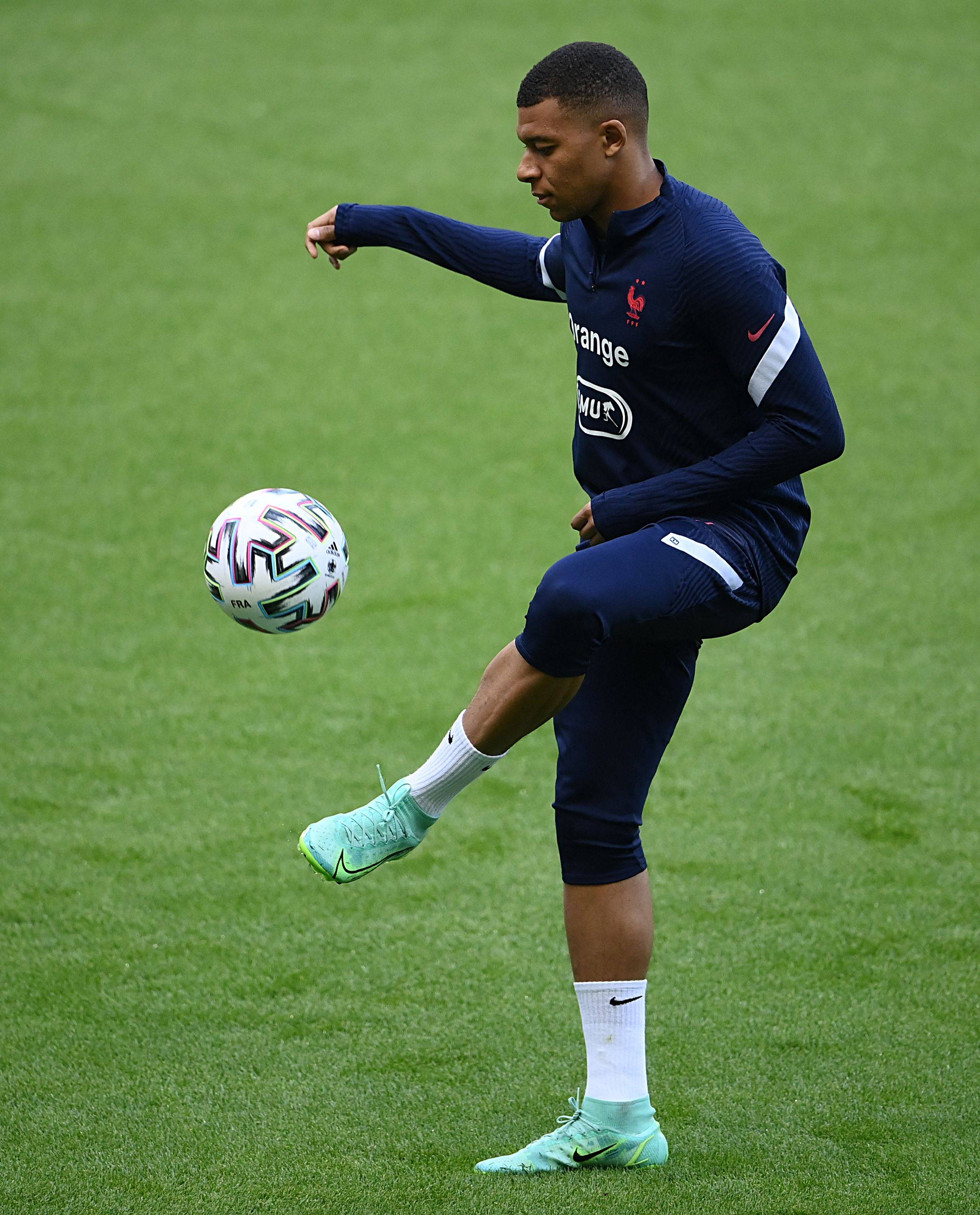 意甲｜终止5轮不胜颓势 纳波利欲摧残紫百合