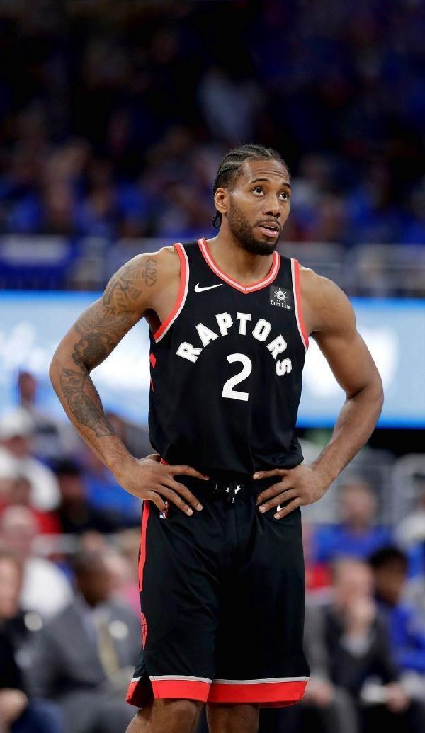 开局平推！佩雷拉1分20秒TKO安卡拉耶夫，重夺轻重量级世界冠军