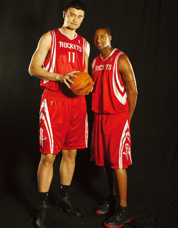 1-1！2025中超首球诞生，申花后防“集体失误”，亚泰U36老将进球2025年2月22日晚，上海申花主场迎战长春亚泰，比赛以1-0结束，米内罗进球打破零封纪录。