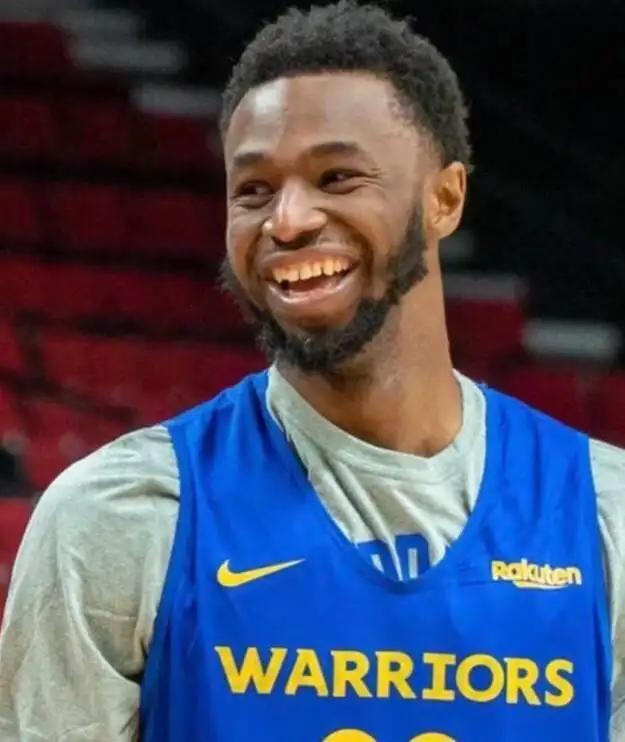 湖人半场高效，两项命中率均超5成，两队狂轰16记三分